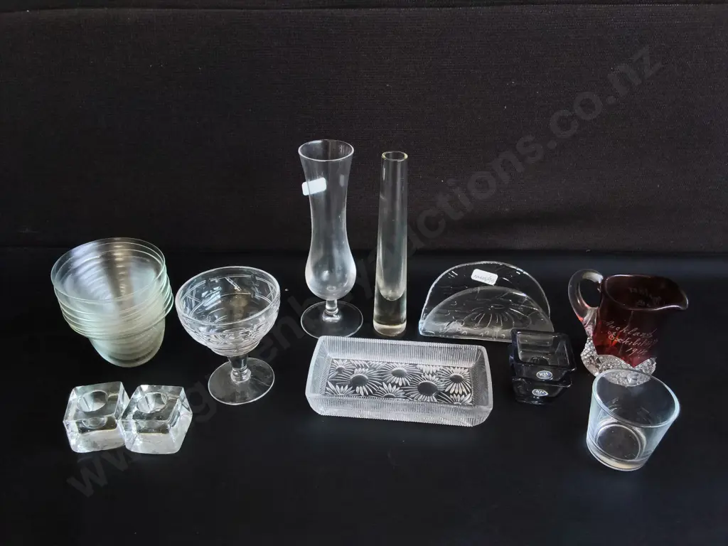MIX OF GLASSWARE, TALLEST H 20 CM Image 1++