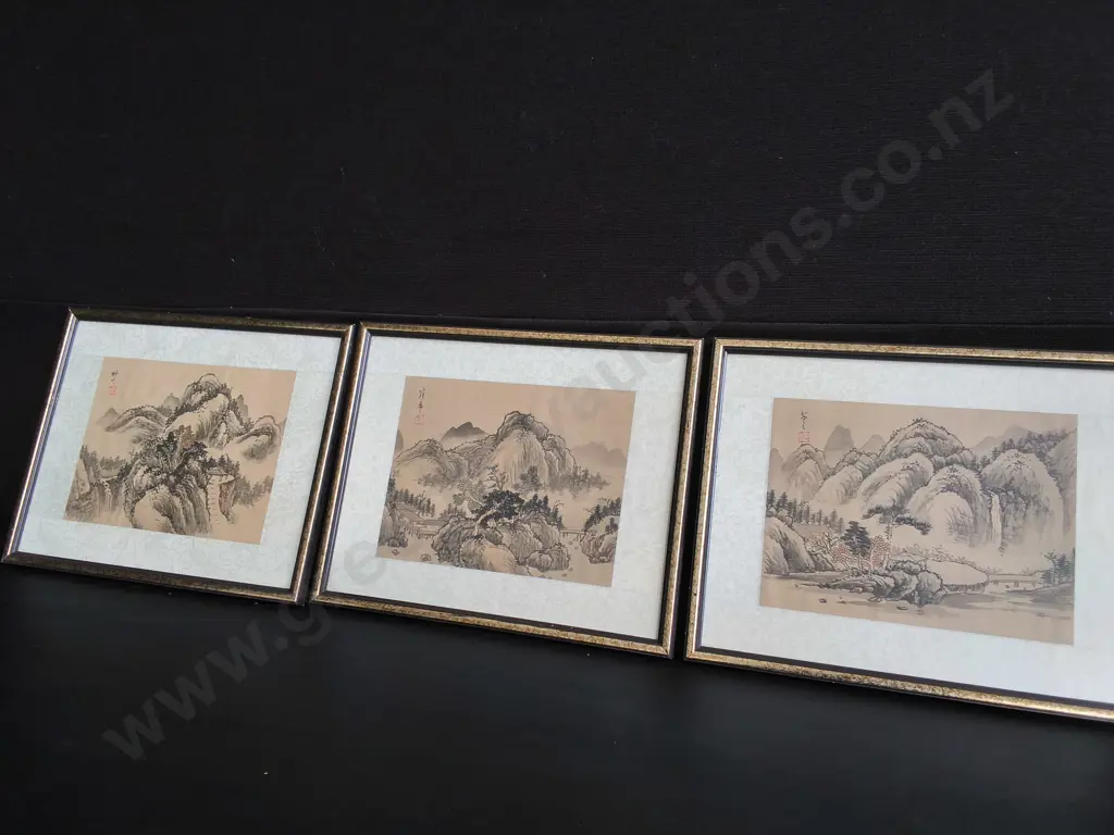 TRIO OF VINTAGE CHINESE LANDSCAPE SILK PRINTS, FRAMED, H 30 CM X W 37 CM Image 1++