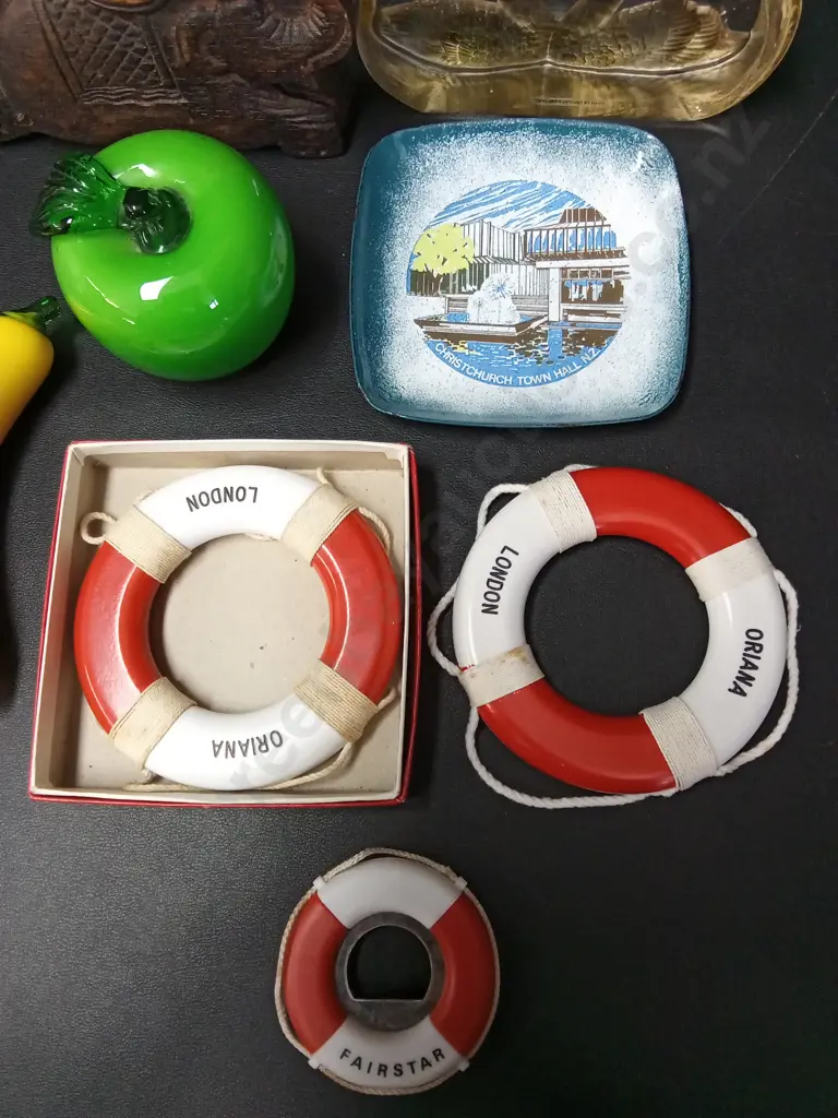 MIX OF ITEMS TALLEST H11CM Image 1++