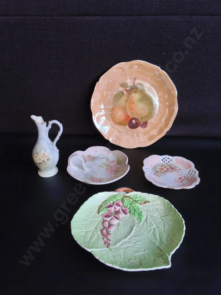 5 PIECES VINTAGE PORCELAIN DISHES AND MINIATURE VASE, TALLEST H 14 CM Image 1++