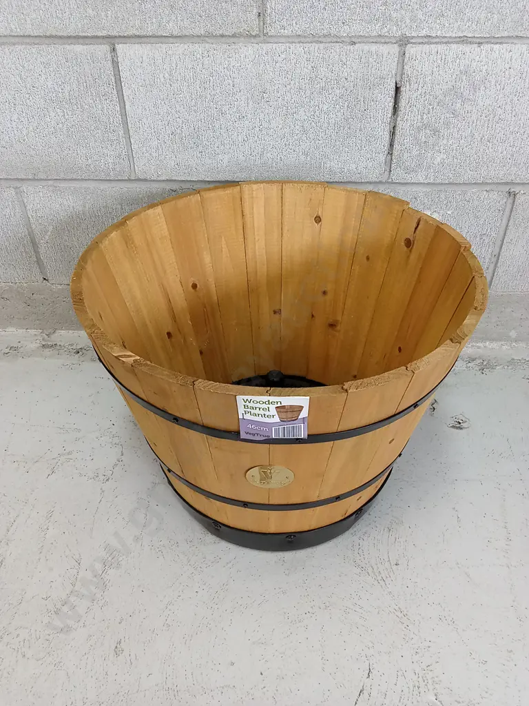 BRAND NEW VEGTRUG WOODEN BARREL PLANTER 46CM Image 1++