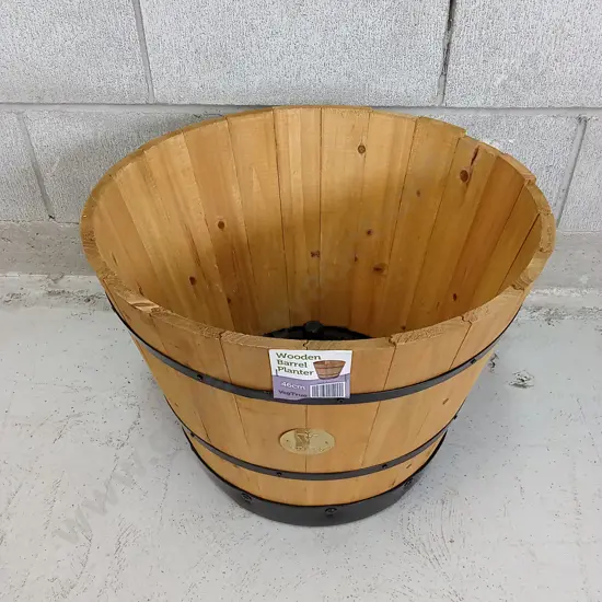 BRAND NEW VEGTRUG WOODEN BARREL PLANTER 46CM
