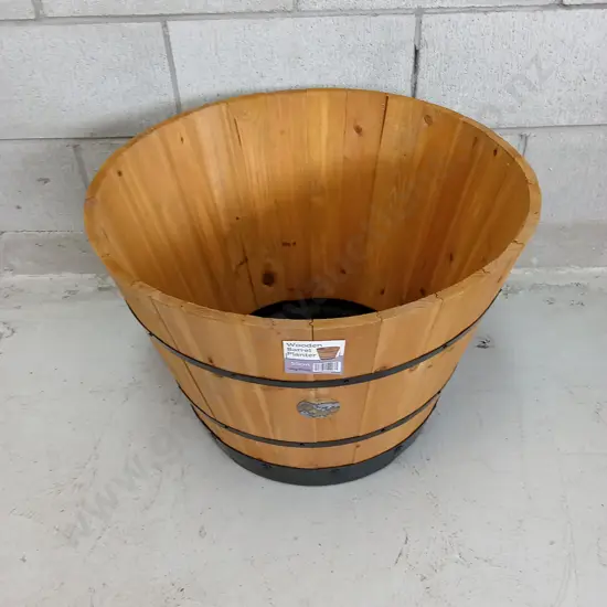 BRAND NEW VEGTRUG WOODEN BARREL PLANTER 55CM