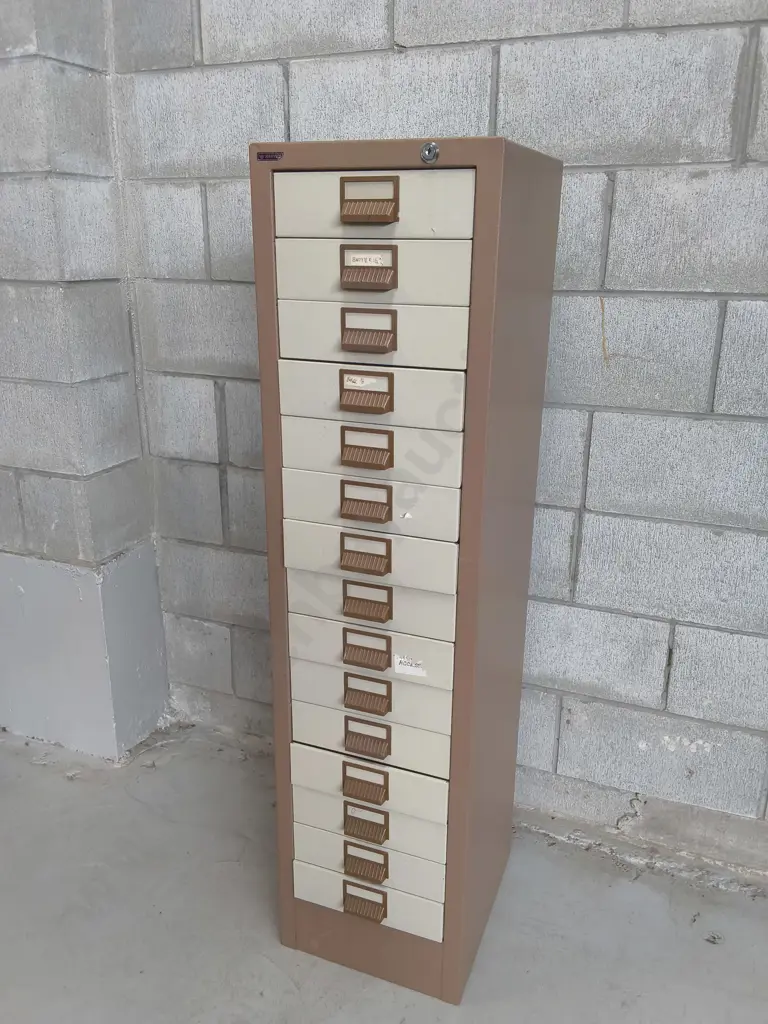 VINTAGE FILING CABINET, H 1.31 M X W 33 CM X D 38 CM Image 1++