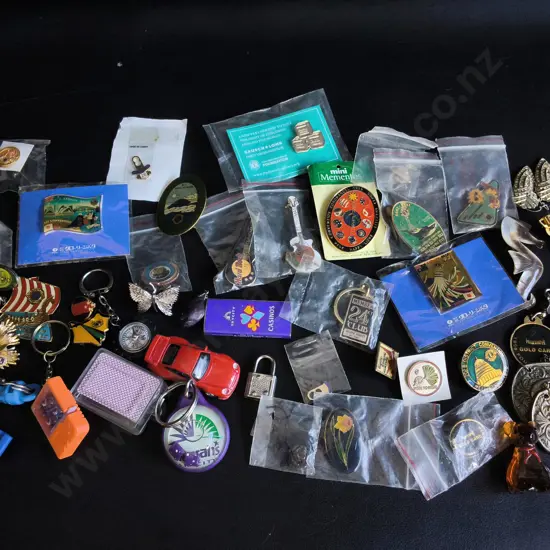 MIX OF VINTA PINS, KEYCHAINS, AND SOUVENIRS