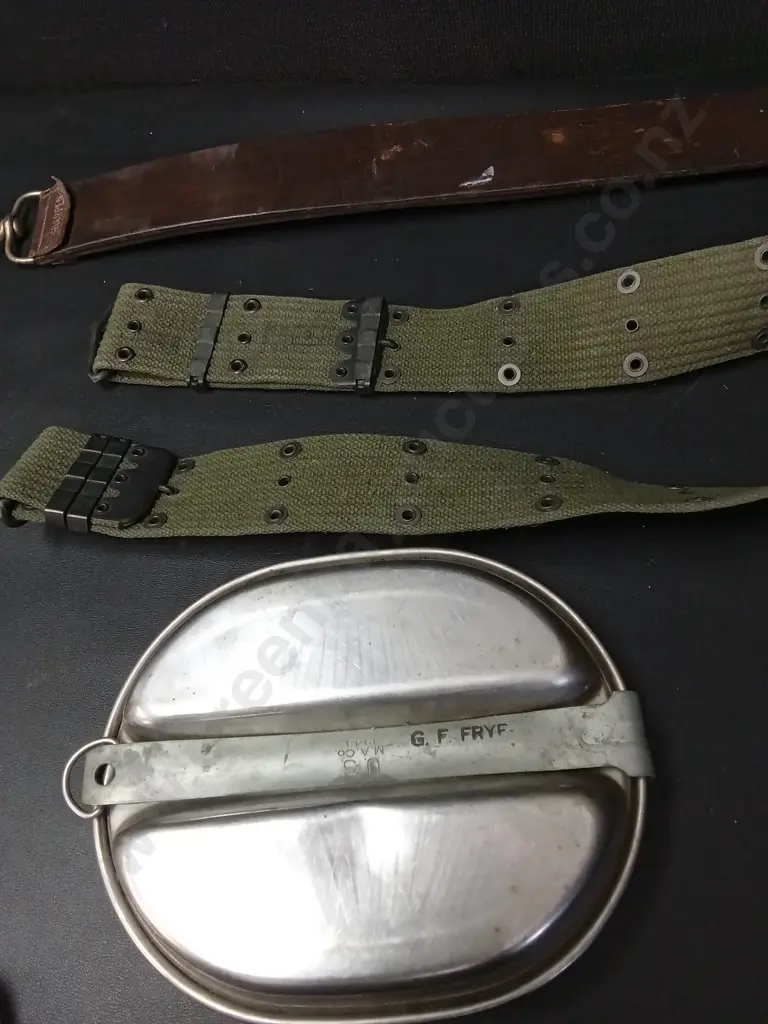 77MM ARTILLERY STEEL CASING DATED 1941, USA VIETNAM WAR BELT AND A WW2 USA MESS TIN Image 1++