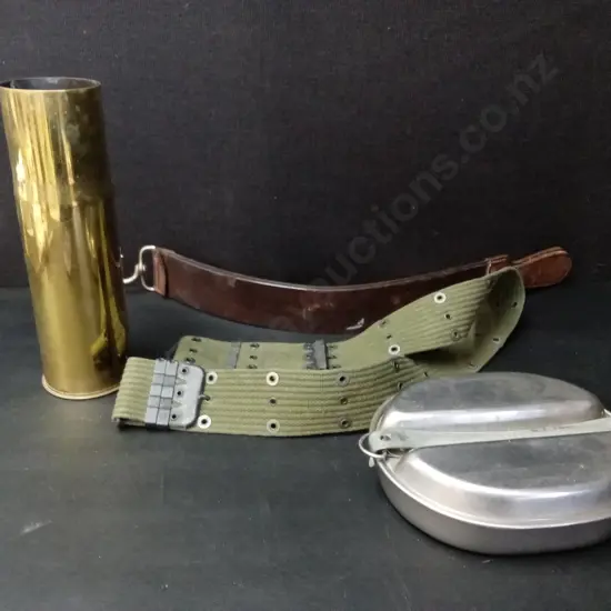 77MM ARTILLERY STEEL CASING DATED 1941, USA VIETNAM WAR BELT AND A WW2 USA MESS TIN