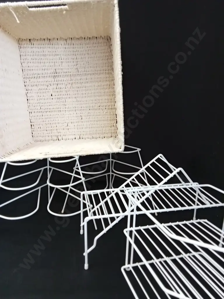 3 BOXES AND 4 ORGANISERS Image 1++
