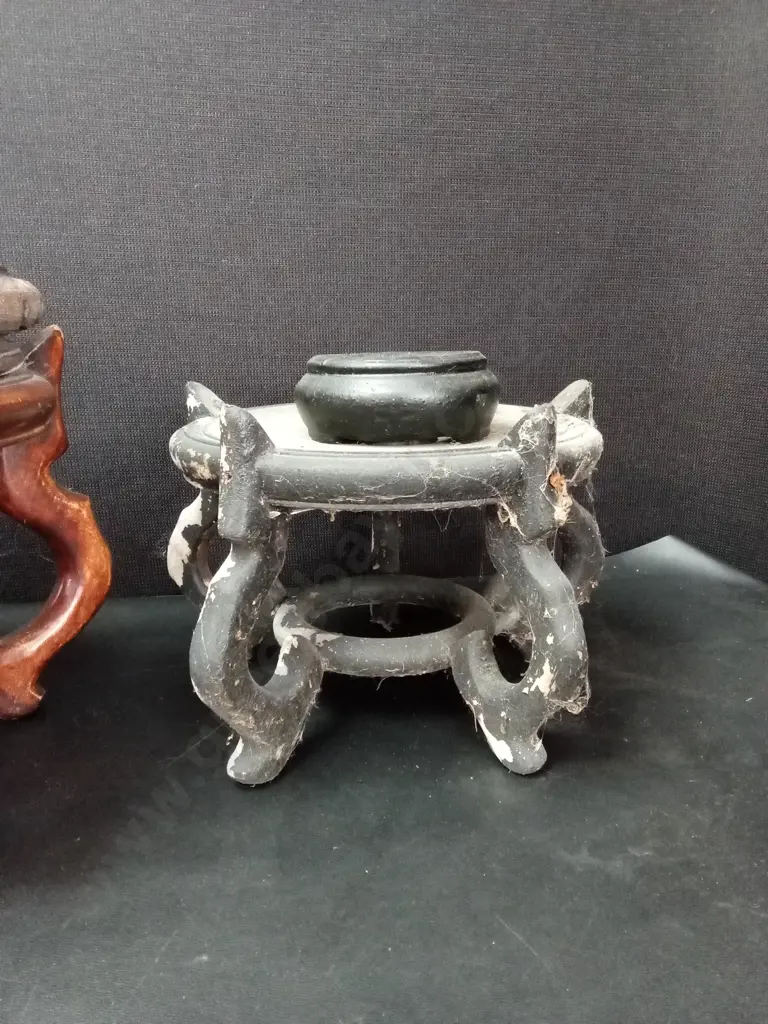 MIX OF VINTAGE CHINESE CARVED WOODEN DISPLAY STANDS LARGEST H 25 CM Image 1++