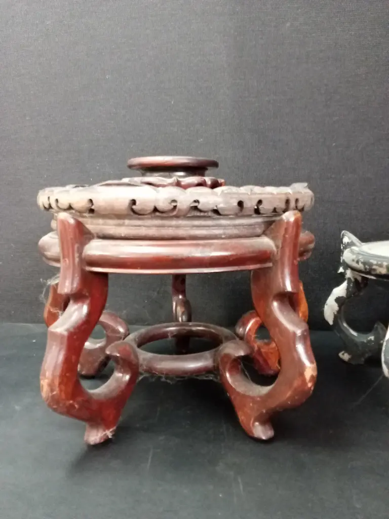 MIX OF VINTAGE CHINESE CARVED WOODEN DISPLAY STANDS LARGEST H 25 CM Image 1++