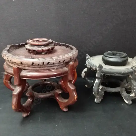 MIX OF VINTAGE CHINESE CARVED WOODEN DISPLAY STANDS LARGEST H 25 CM