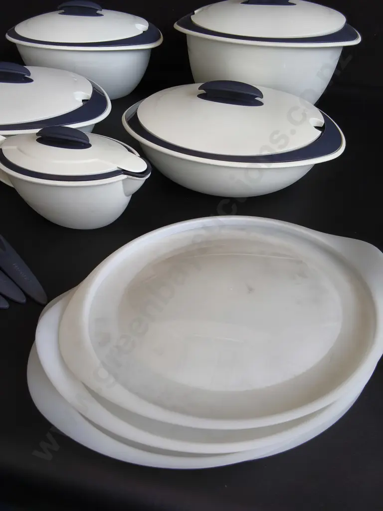SET OF CLASSIC TUPPERWARE ISI-DUO INSULATED SERVING BOWLS WITH SPOONS AND LIDS Image 1++