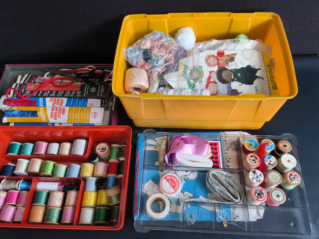 MIX OF SEWING ITEMS Image 1++