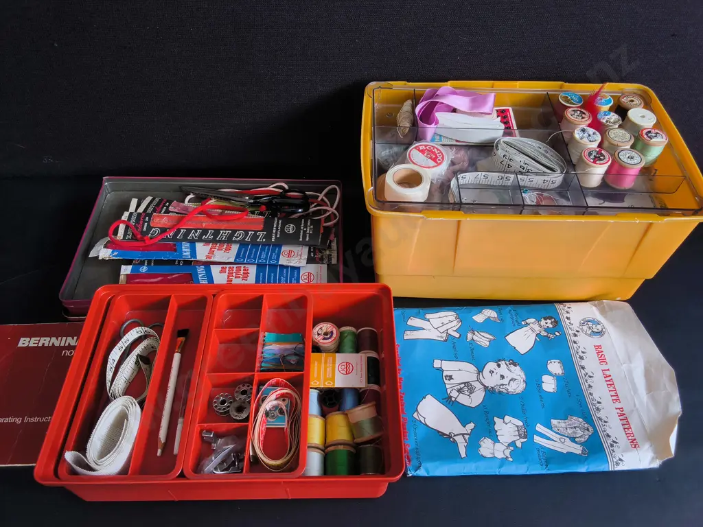 MIX OF SEWING ITEMS Image 1++