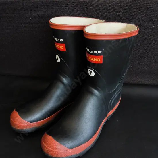 PAIROF SKELLERUP GUMBOOTS, SIZE WOMENS 8