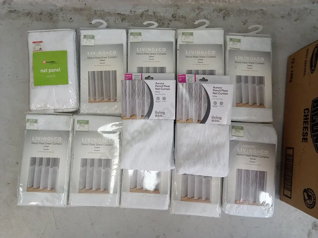 BOX OF NET CURTAINS, 8X 120CM DROP AND 4X 200CM DROP Image 1++