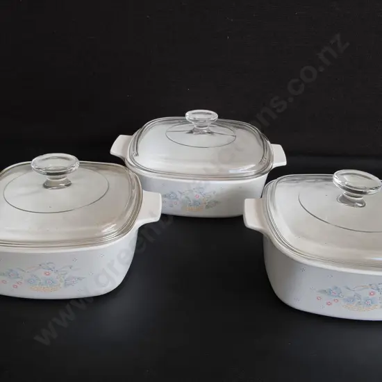 SET OF 3 VINTAGE CORNING WARE COUNTRY CORNFLOWER BAKING DISHES WITH PYREX LIDS