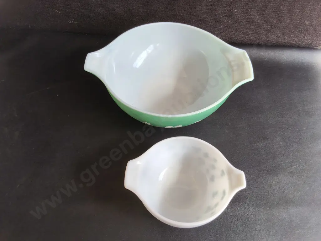 VINTAGE JAJ PUREX CLOVER LEAF SHAMROCK CHIP AND DIP CINDERELLA BOWLS, SET OF 2 , WIDEST DIA 33 CM Image 1++