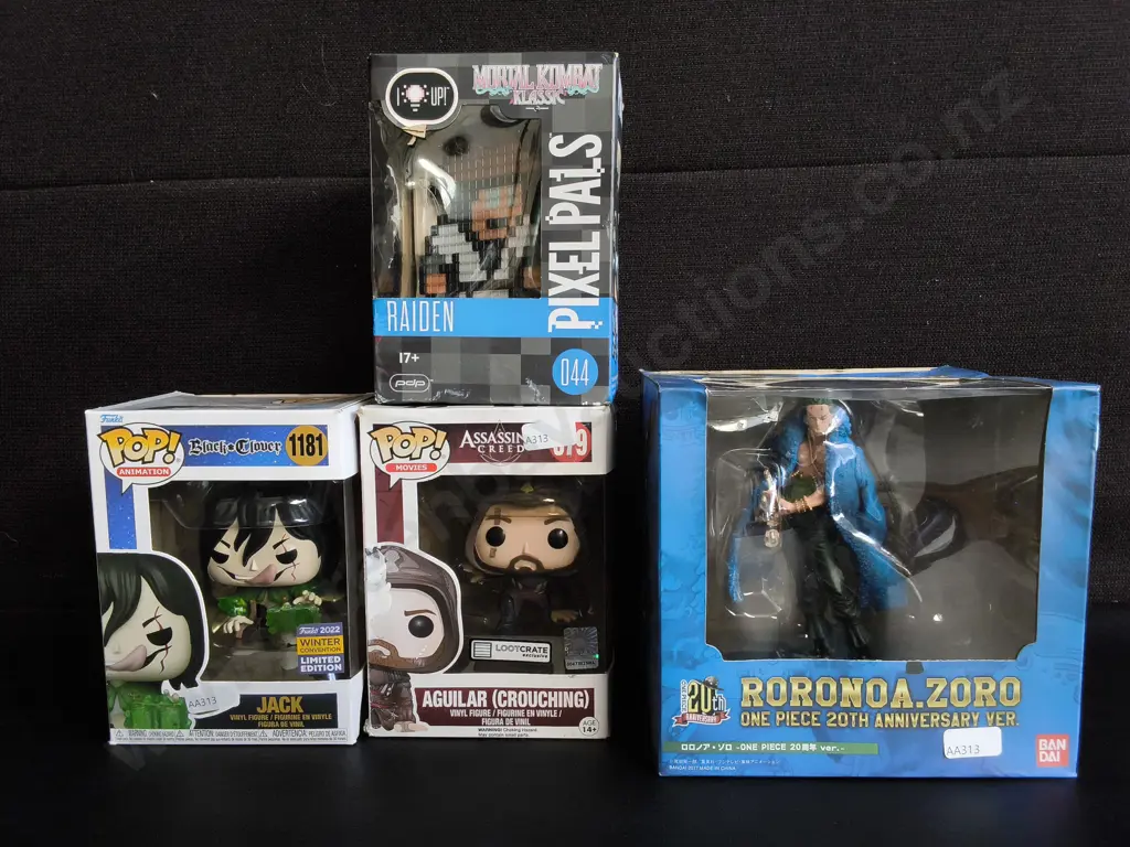 COLLECTION OF POP CULTURE FIGURES, INCLUDING FUNKO POP!, PIXEL PALS, AND ONE PIECE, BOXED Image 1++