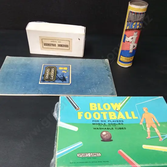 4 VINTAGE BOARD GAMES