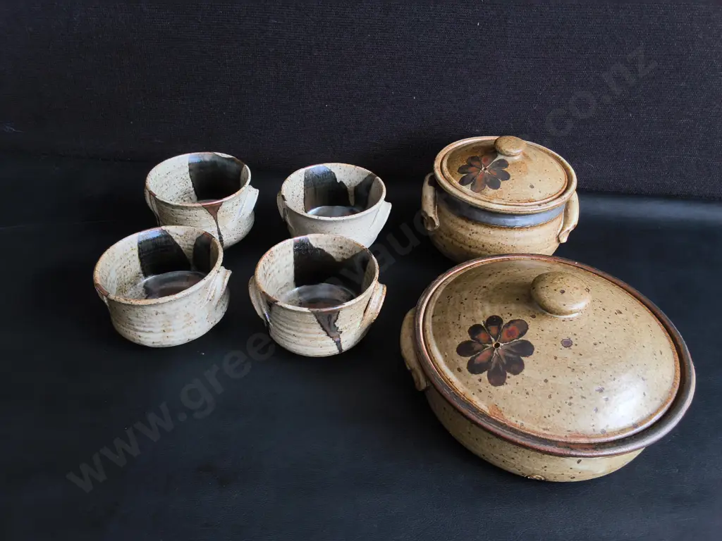 VINTAGE STONEWARE POTTERY, PAIR OF CASSEROLE DISHES AND SET OF 4 BOWLS Image 1++