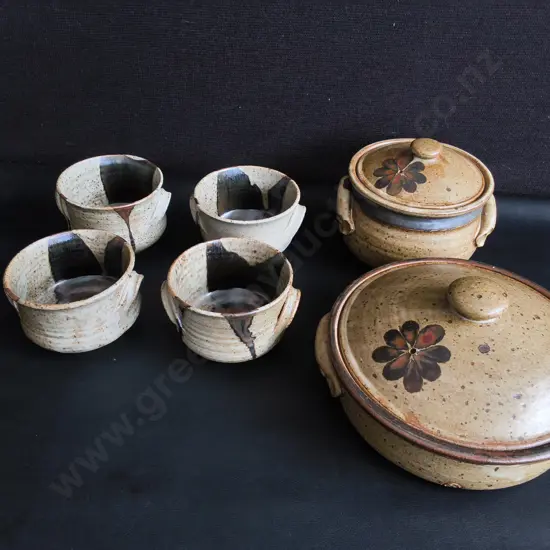VINTAGE STONEWARE POTTERY, PAIR OF CASSEROLE DISHES AND SET OF 4 BOWLS