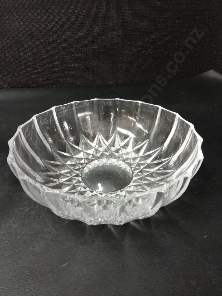 2 GLASS BOWLS LARGEST D20CM Image 1++