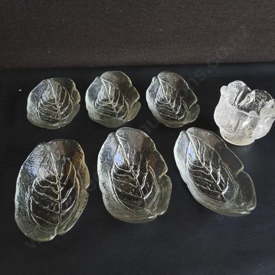 VINTAGE SET OF 6 LEAF GLASS BOWLS AND GLASS CANDLE HOLDER, WIDEST W 16 CM