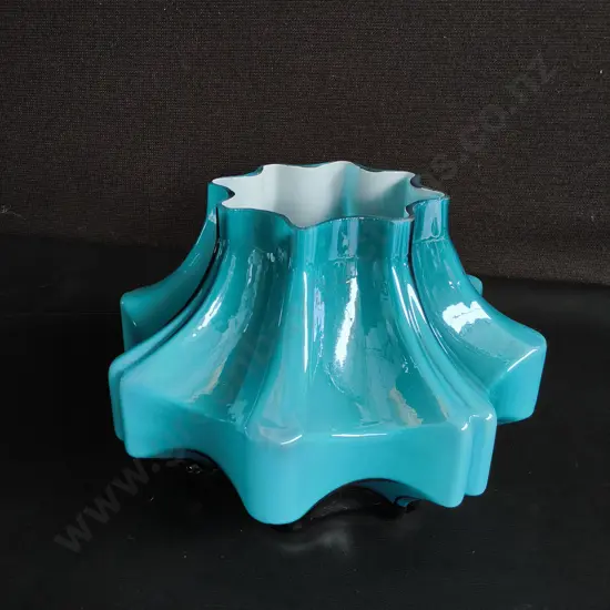 VINTAGE RIPPLED GLASS VASE, MID CENTURY MODERN, H 18 CM