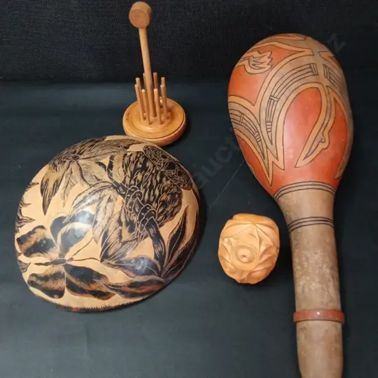4 WOODEN ITEMS LONGEST L37CM