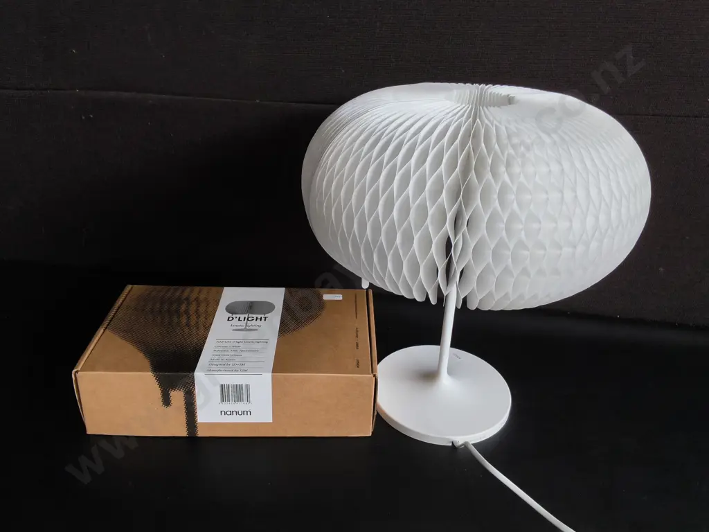 BRAND NEW D'LIGHT TRANSFORMING LED LAMP, 35 CM X 35 CM X 32.5 CM Image 1++