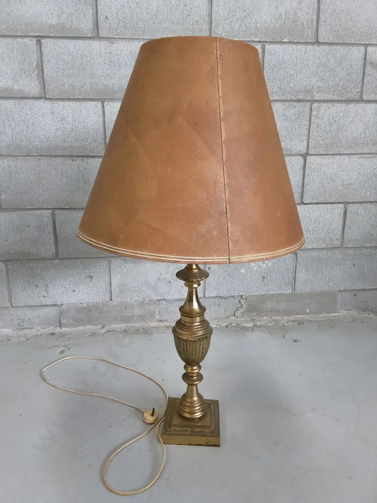 VINTAGE BRASS TABLE LAMP, LAMPSHADE IS BENT, H 97 CM, WORKING Image 1++