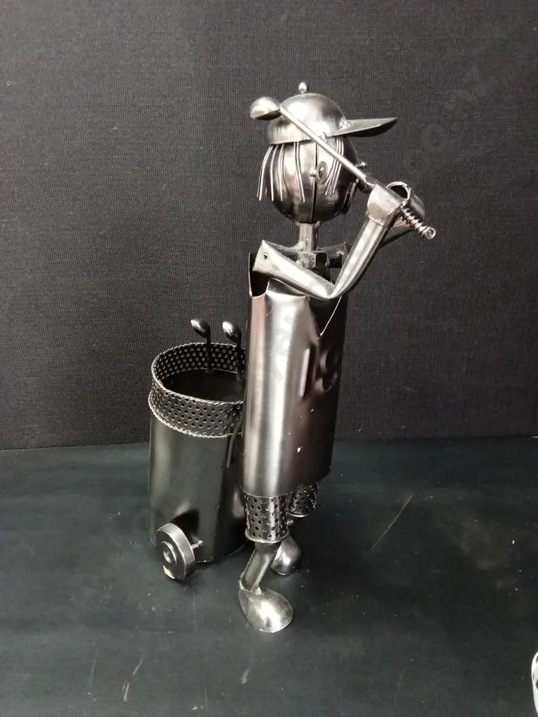METAL GOLFER WINE BOTTLE HOLDER H38CM Image 1++