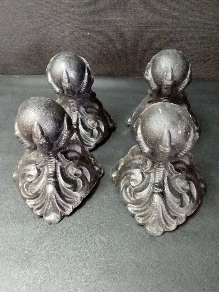 SET OF VINTAGE ORNATE CAST IRON CLAW FEET Image 1++