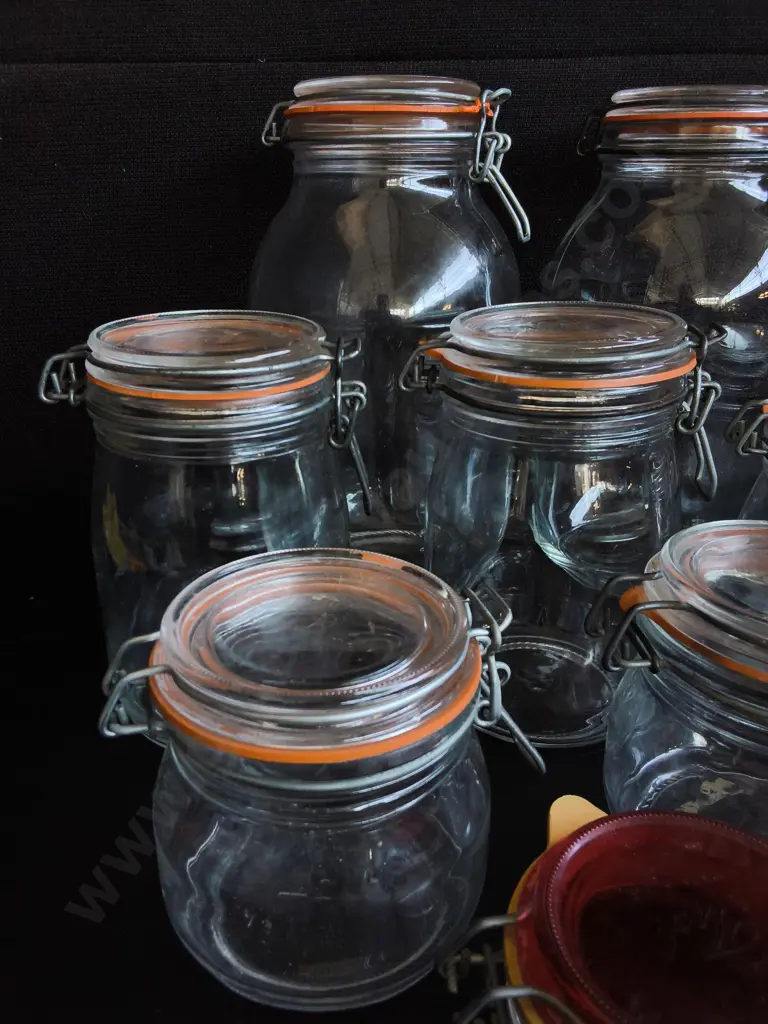 COLLECTION OF CLEAR GLASS CLIP TOP STORAGE JARS, 9 PIECES, INCLUDING BAG OF SPARE PARTS, TALLEST H 27 CM Image 1++
