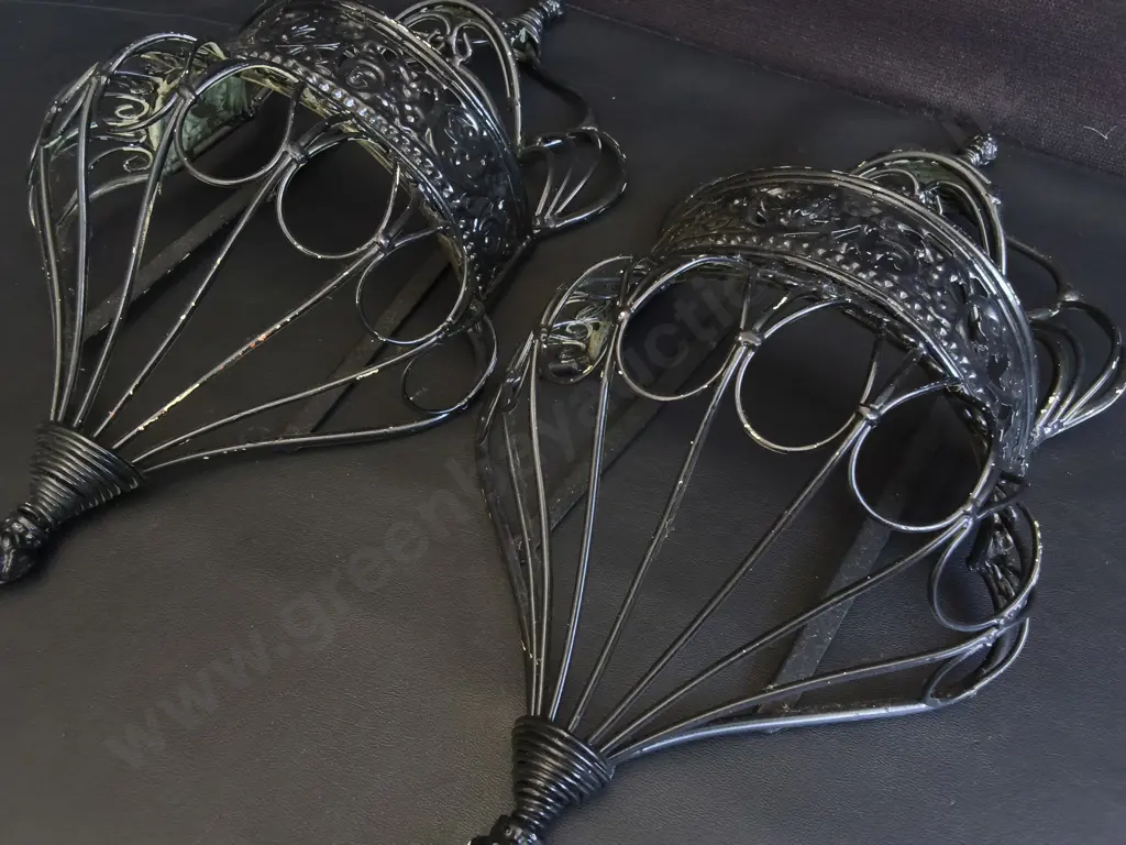 PAIR OF WROUGHT IRON FRENCH STYLE WALL MOUNTED PLANT POCKETS, H 51 CM Image 1++