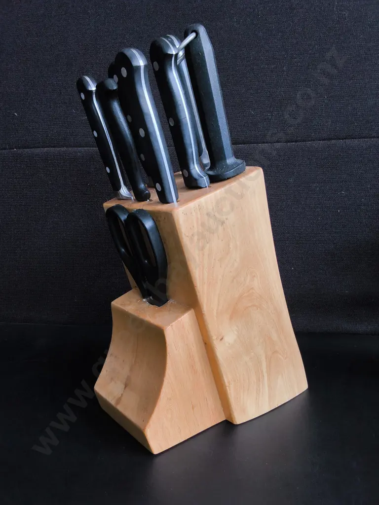 8 PIECE WOODEN KNIFE BLOCK SET, BRASILIA Image 1++