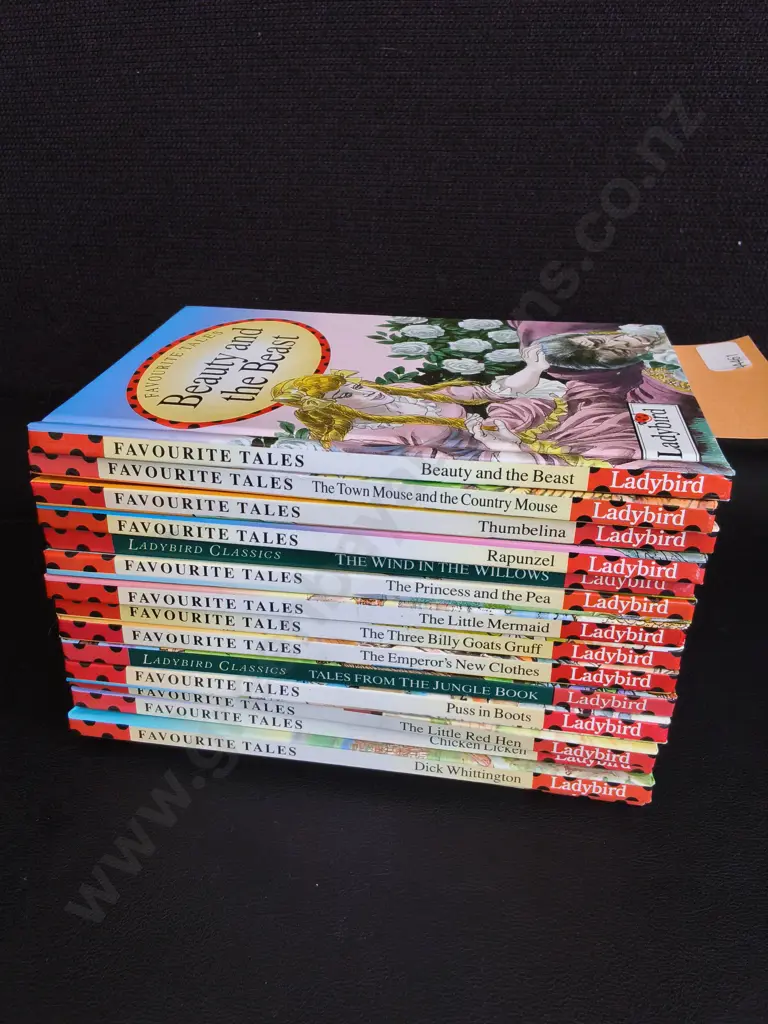 COLLECTION OF 1990S LADYBIRD FAVOURITE TALES AND LADYBIRD CLASSIC BOOKS, 15 PIECES Image 1++