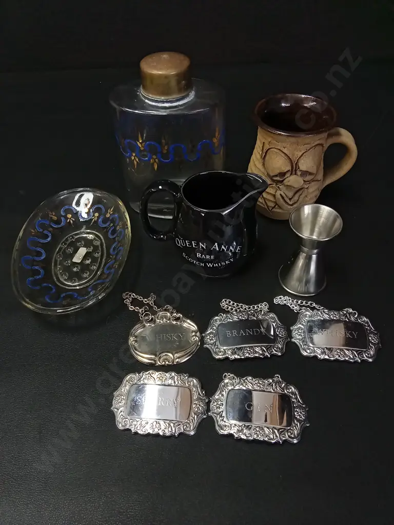 MIX OF ITEMS TALLEST H14CM Image 1++