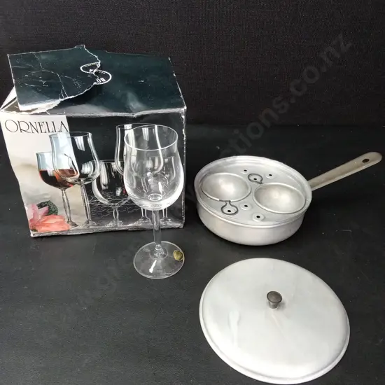 6 ORNELLA GLASSES H17CM AND A VINTAGE EGG POACHER PAN