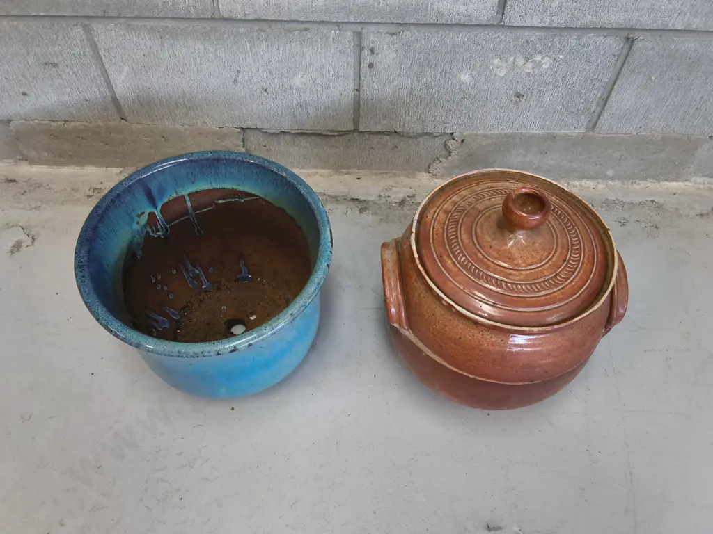 VINTAGE STUDIO POTTERY, RUSTIC BLUE UCROCK AND EARTHY BROWN LIDDED CASSEROLE POT, TALLEST H 34 CM Image 1++
