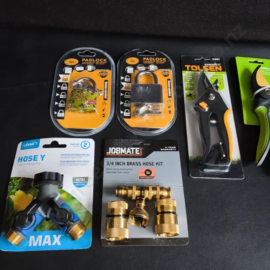 6 PIECES BRAND NEW GARDEN ITEMS AND PADLOCKS