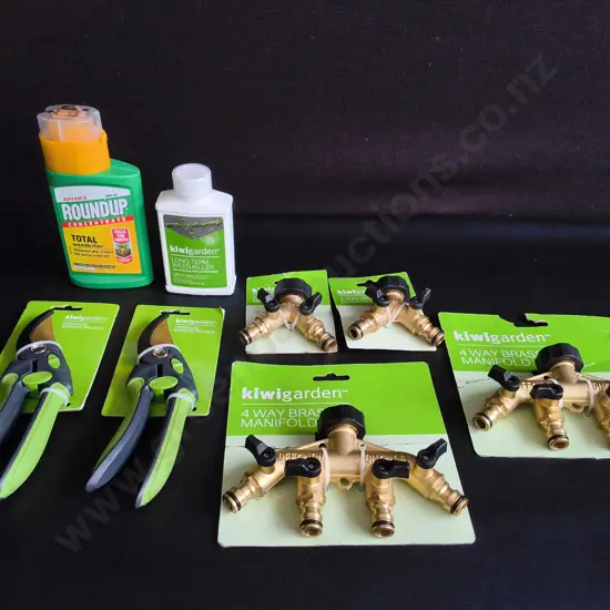 8 BRAND NEW GARDEN ITEMS