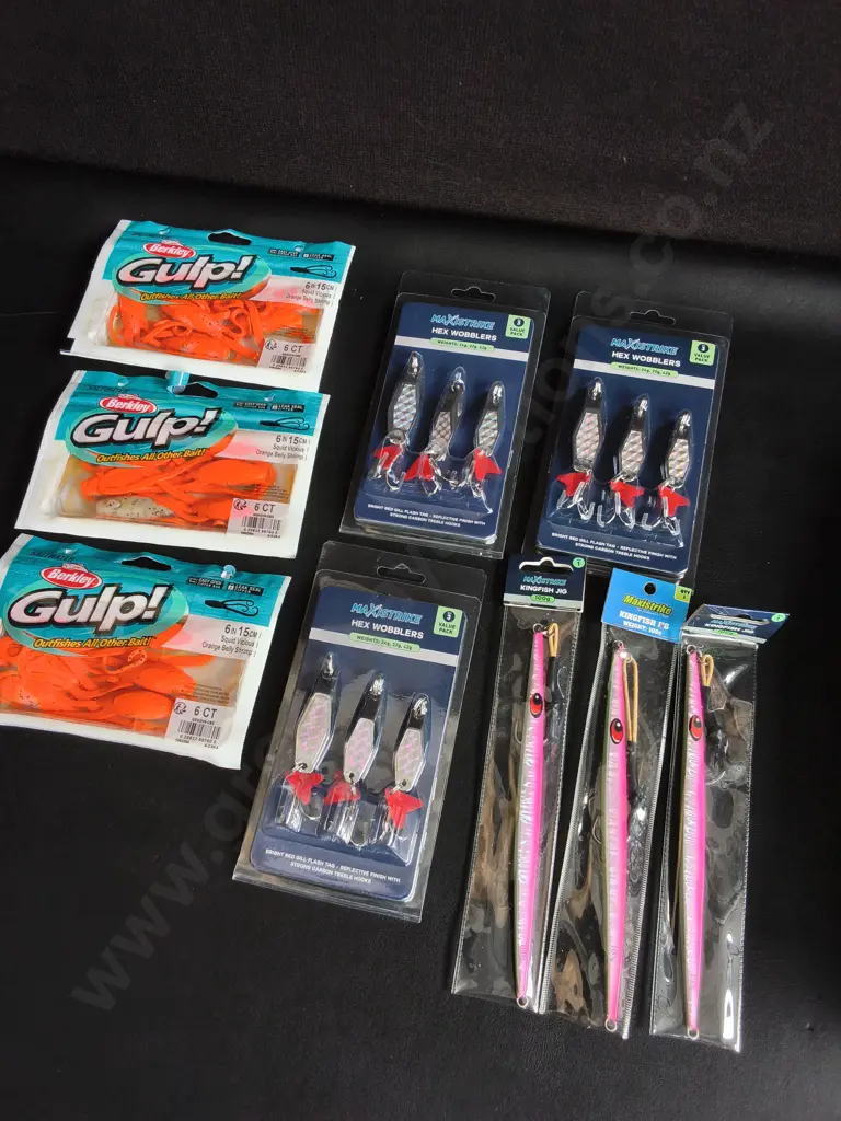 9 BRAND NEW FISHING ITEMS Image 1++