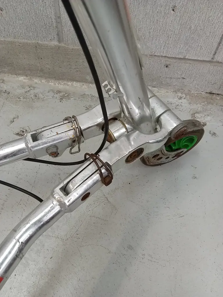 TRIKKE CARVING SCOOTER Image 1++