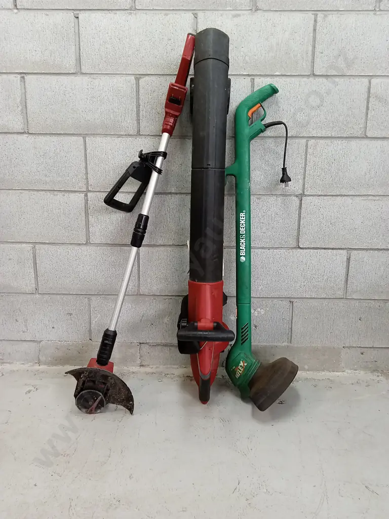 COLLECTION OF GARDEN TOOLS, NO OZITO BATTERIES Image 1++