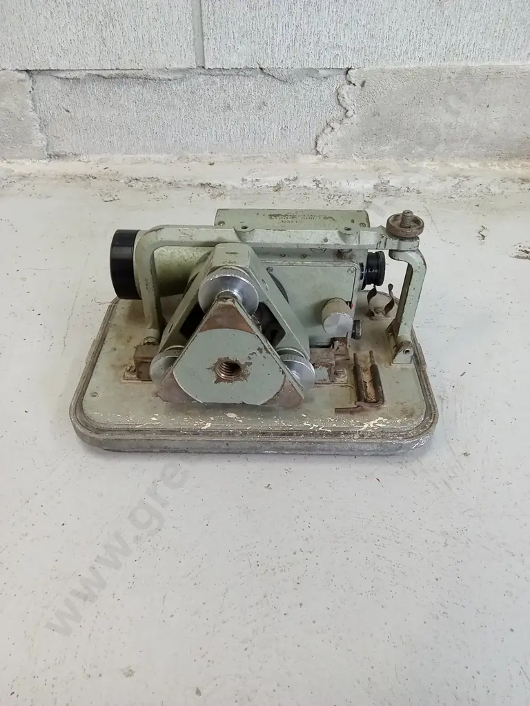 VINTAGE COOKE S330 SURVEYORS LEVEL, 24CM WIDE Image 1++