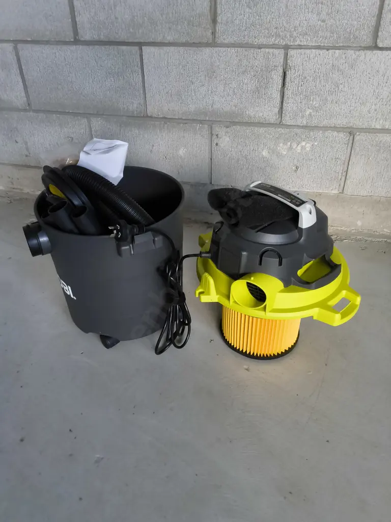 CORDED RYOBI WET AND DRY VACUUM Image 1++