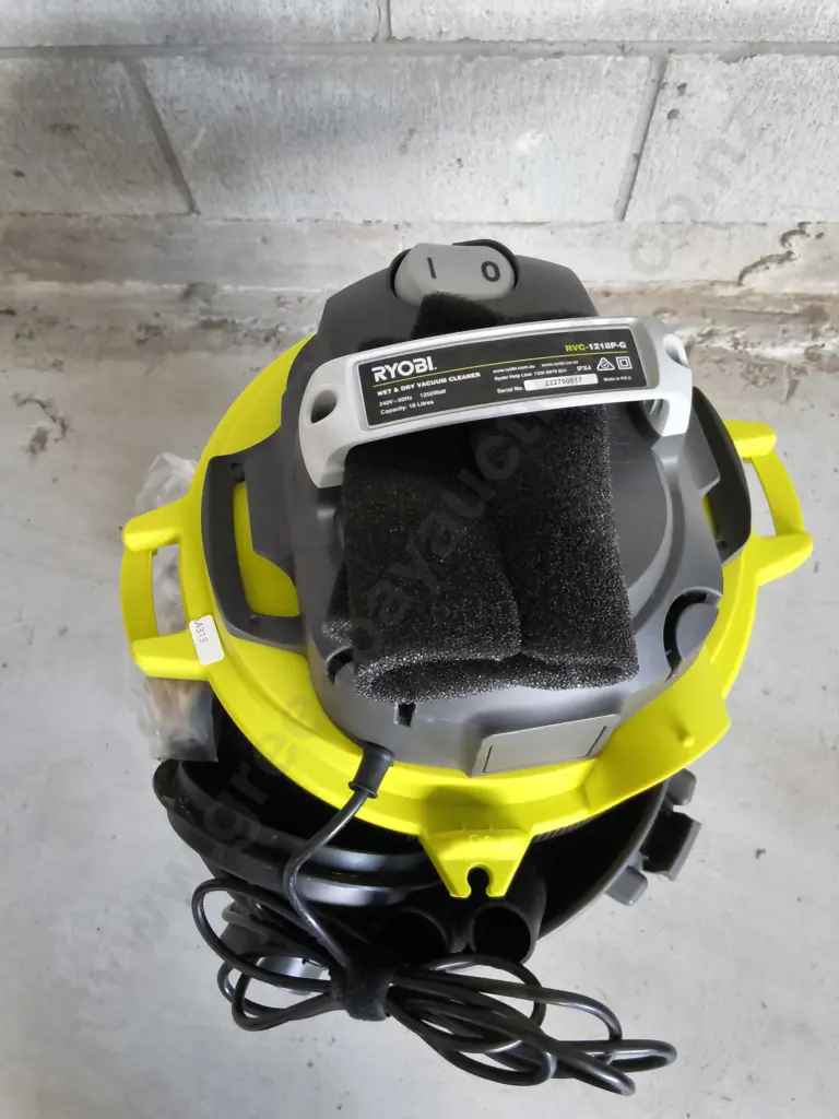 CORDED RYOBI WET AND DRY VACUUM Image 1++