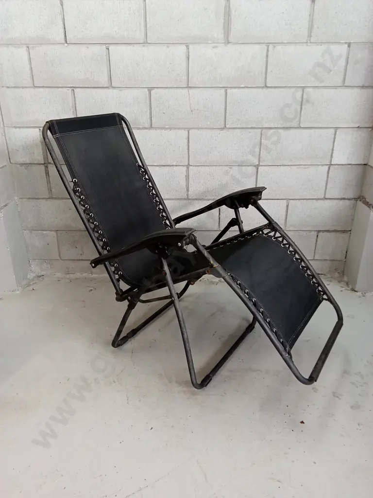 RECLINING CAMPING CHAIR Image 1++